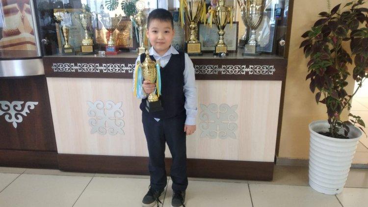 Зинелғали Аль -Фараби  шахмат чемпионатында  2 орынды иеленді.