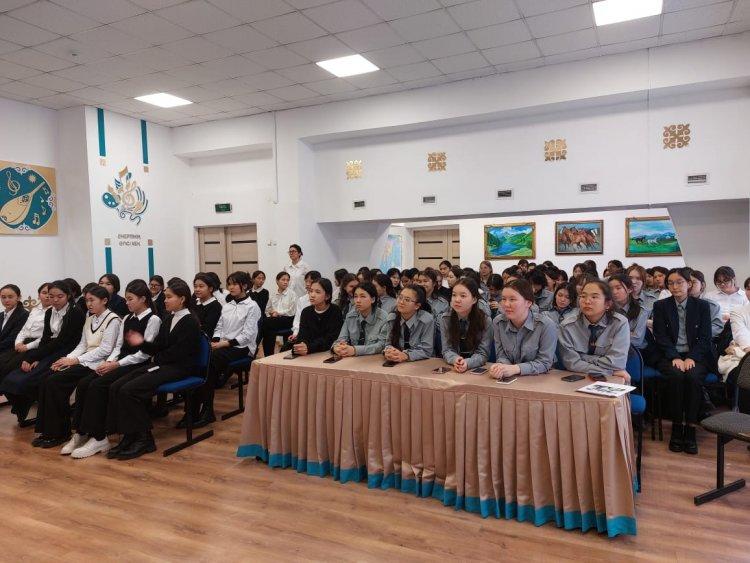 “Қыз жібек” қыздар клуб мүшелерімен жиналыс